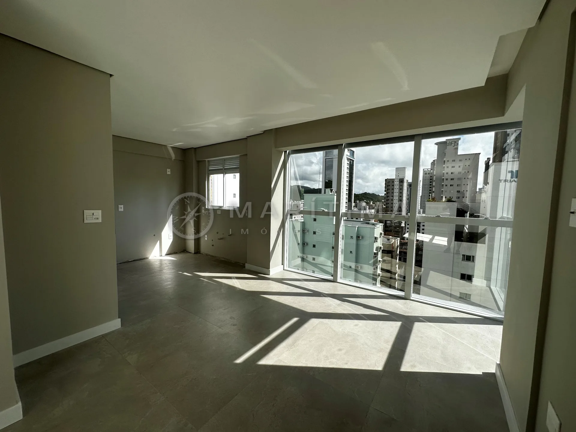 Apartamento 2 suítes — Centro, Balneário Camboriú