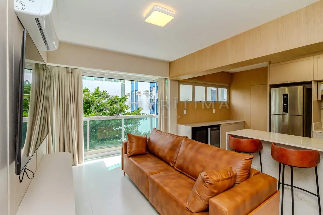 Apartamento 3 dormitórios mobiliado, pé na areia — Centro, Balneário Camboriú — Centro · Balneário Camboriú