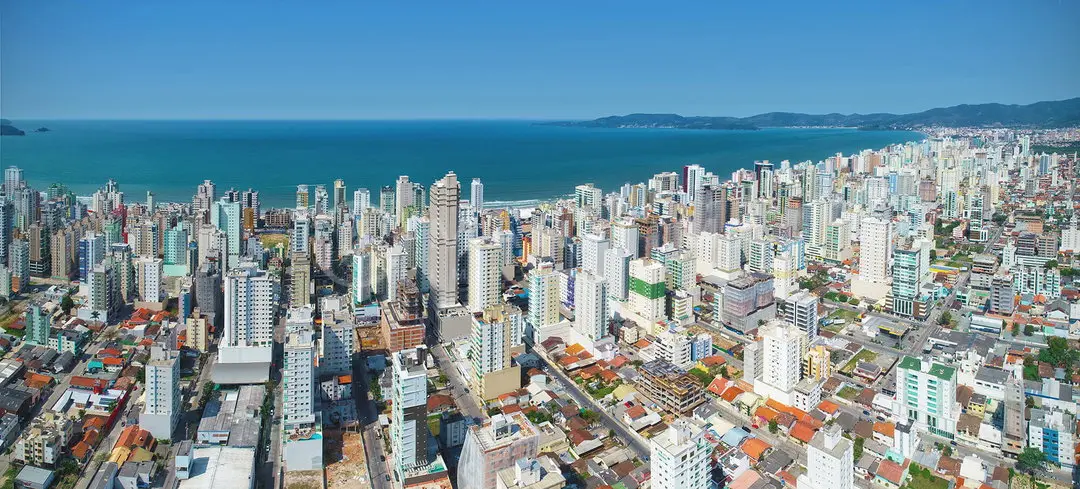 Prisma Residence — apartamento 4 dormitórios (2 suítes) na Meia Praia