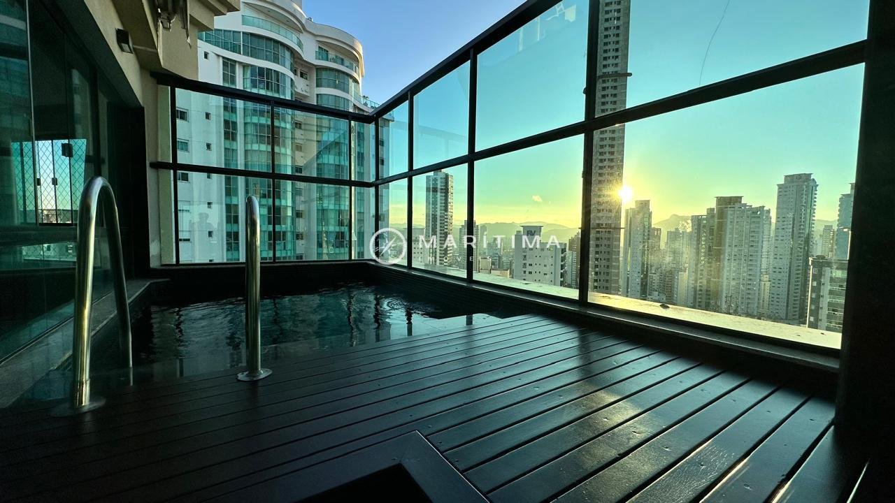 Cobertura Duplex Quadra-Mar — 4 suítes na Barra Sul, Balneário Camboriú