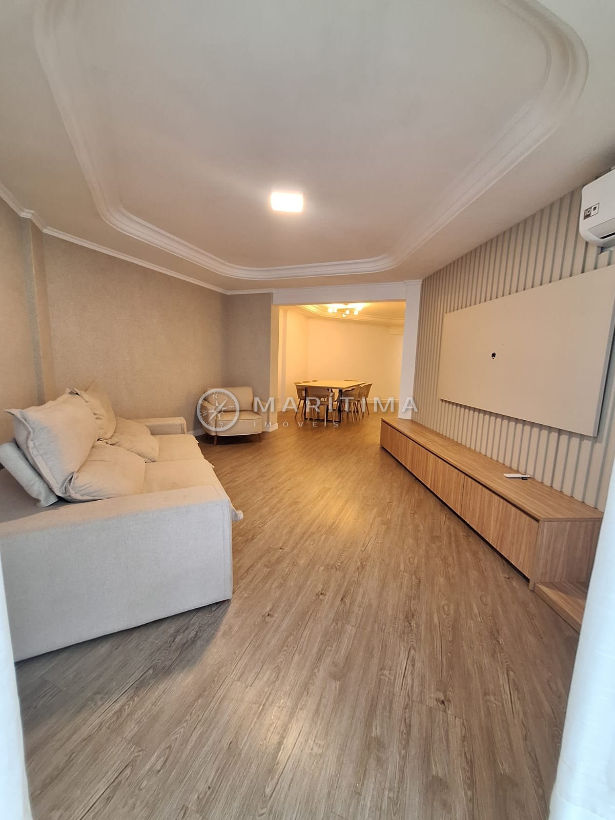 Apartamento reformado e mobiliado, 2 dormitórios com vista para o mar — Centro, Balneário Camboriú — Centro · Balneário Camboriú